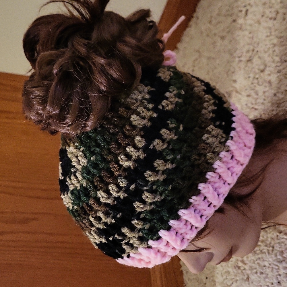 NWOT Camo/pink matching human & dog 🐶fur baby hats! handmade crochet, new - Picture 6 of 10